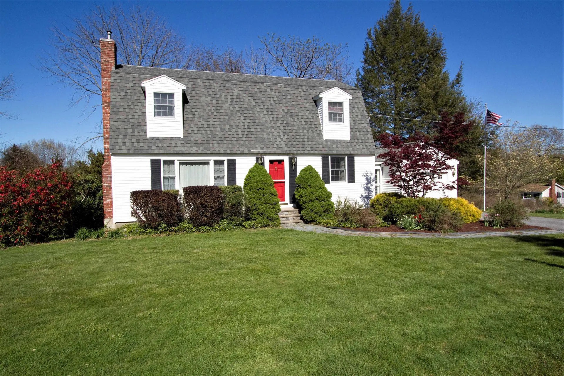 8 Koper Lane Pelham NH 03076