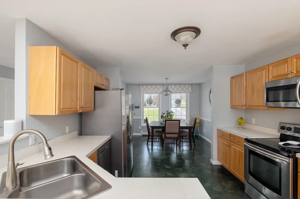 5 Stephen Drive Stratham NH 03885