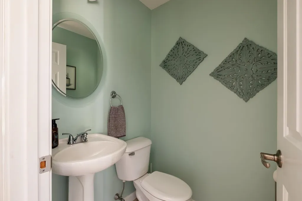5 Stephen Drive Stratham NH 03885