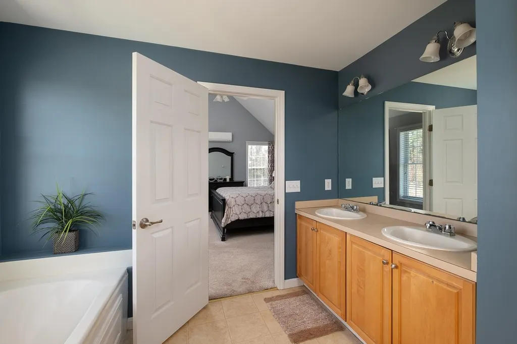 5 Stephen Drive Stratham NH 03885