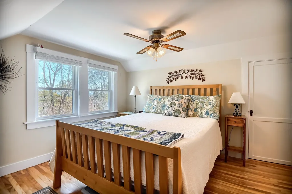 42 Pleasant Street Wolfeboro NH 03894