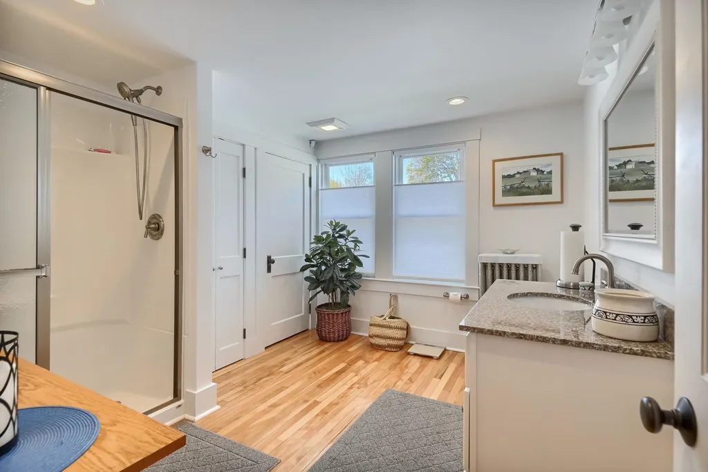 42 Pleasant Street Wolfeboro NH 03894