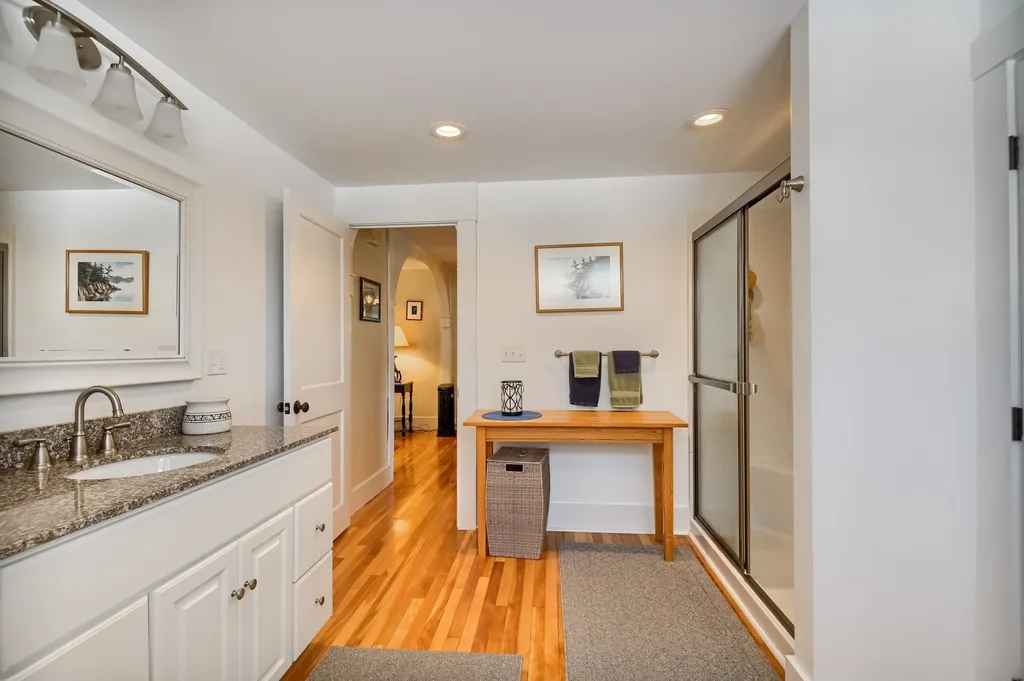 42 Pleasant Street Wolfeboro NH 03894