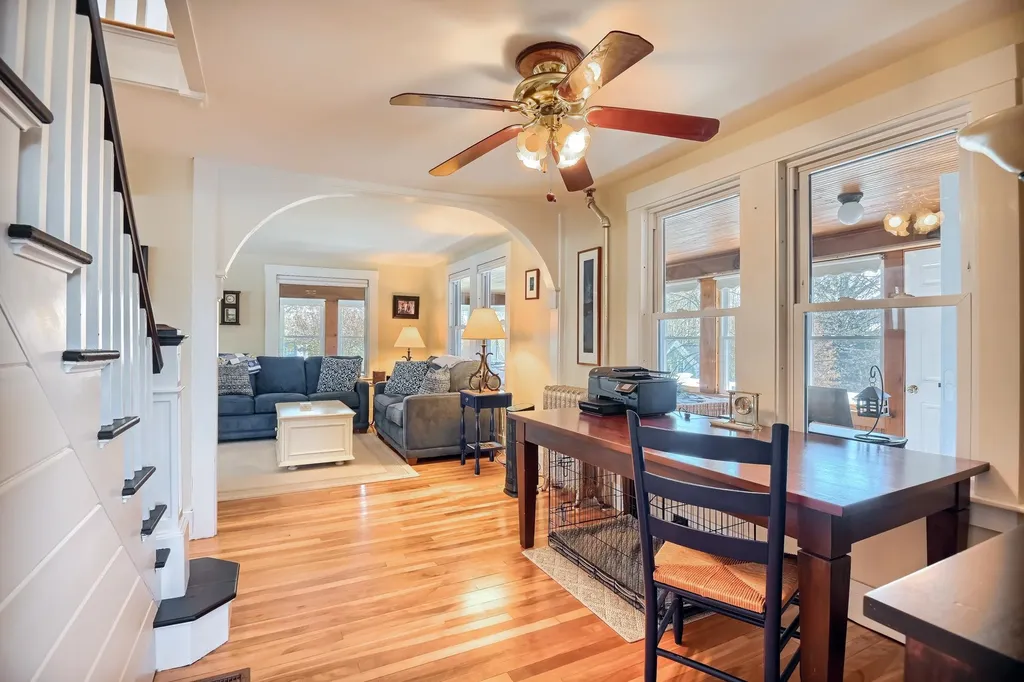 42 Pleasant Street Wolfeboro NH 03894