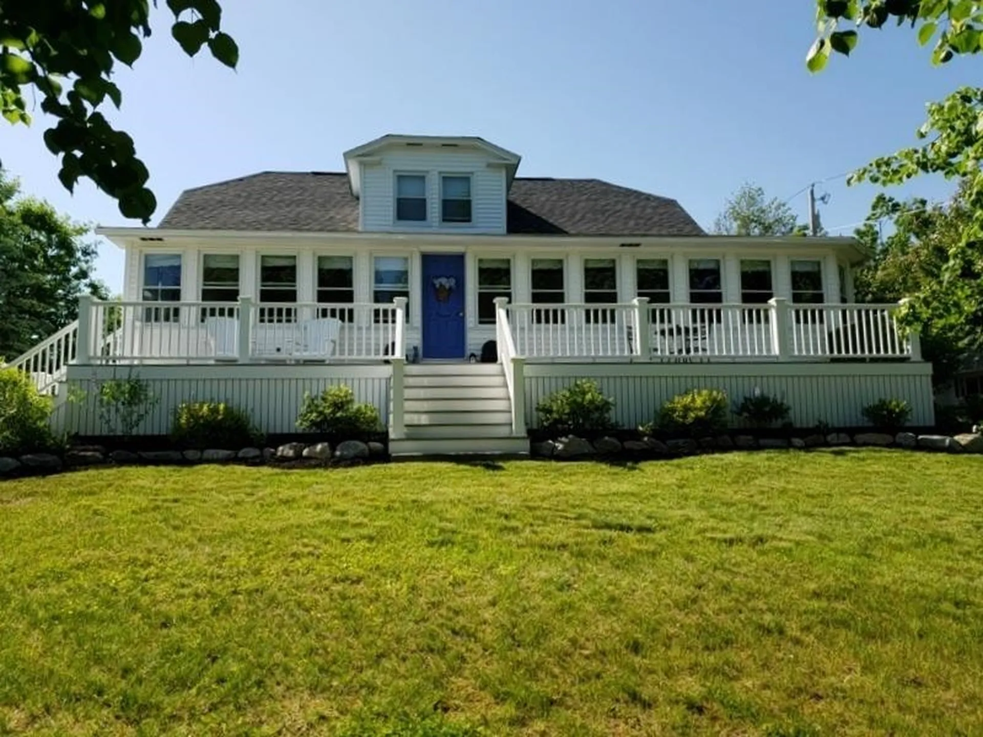 42 Pleasant Street Wolfeboro NH 03894