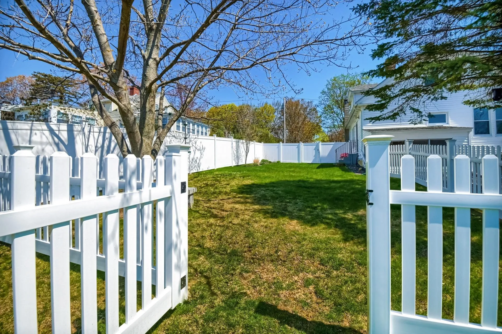 42 Pleasant Street Wolfeboro NH 03894