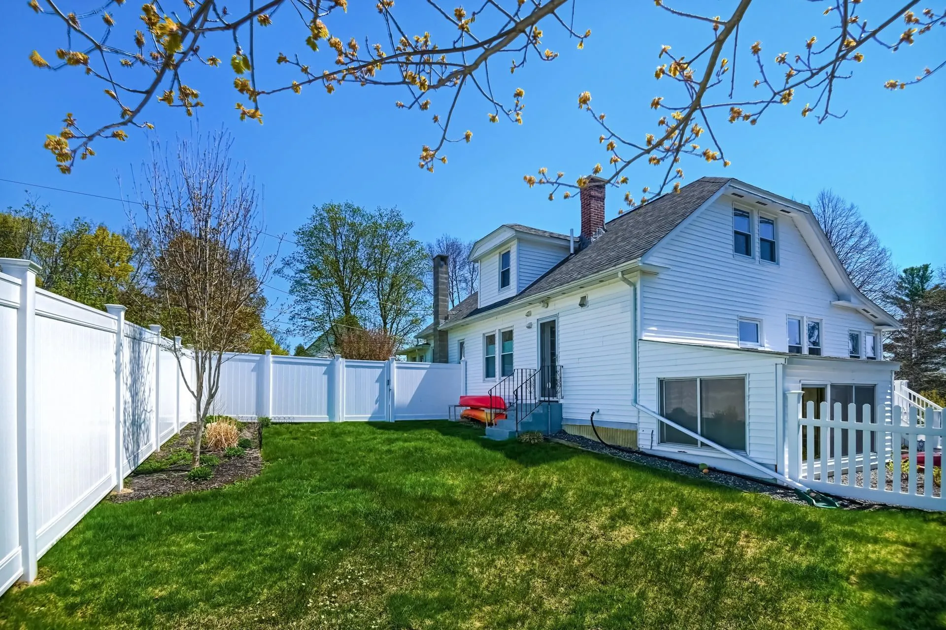 42 Pleasant Street Wolfeboro NH 03894