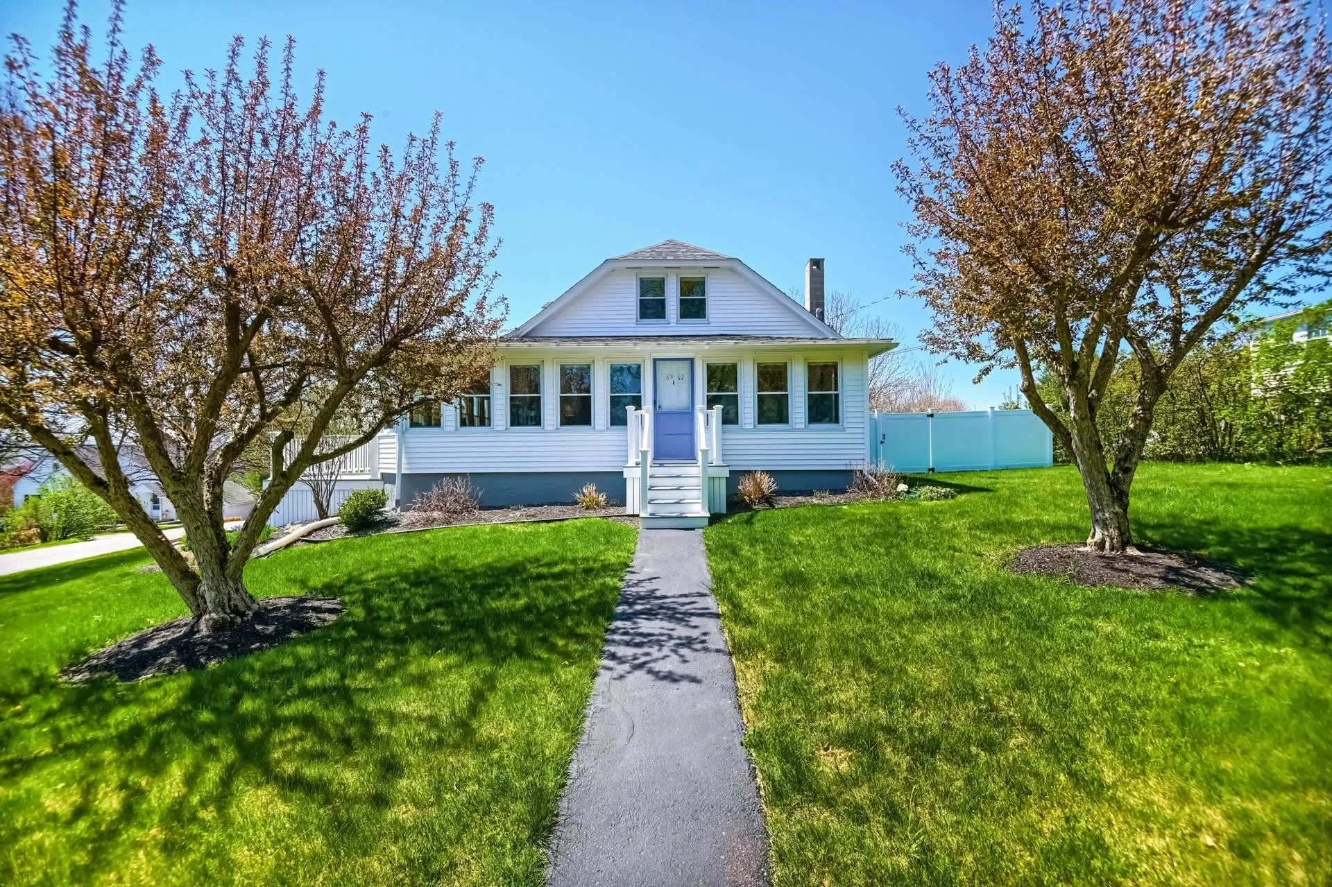 42 Pleasant Street Wolfeboro NH 03894
