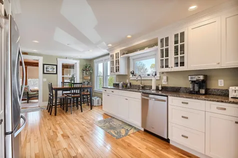 42 Pleasant Street Wolfeboro NH 03894