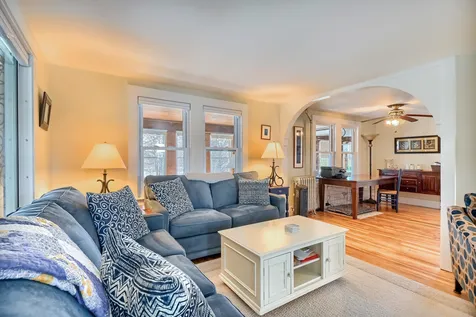 42 Pleasant Street Wolfeboro NH 03894