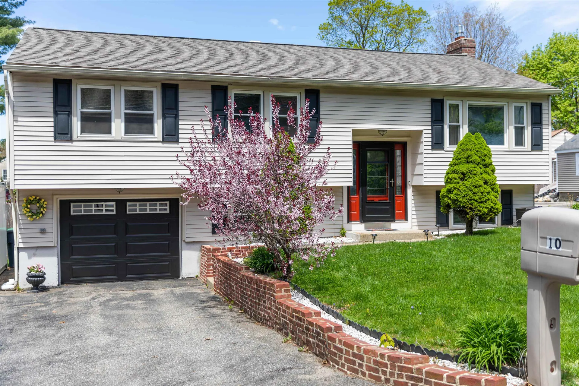 10 Baker Street Nashua NH 03064