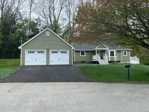 25 Old Lakeview Terrace Wolfeboro NH 03894
