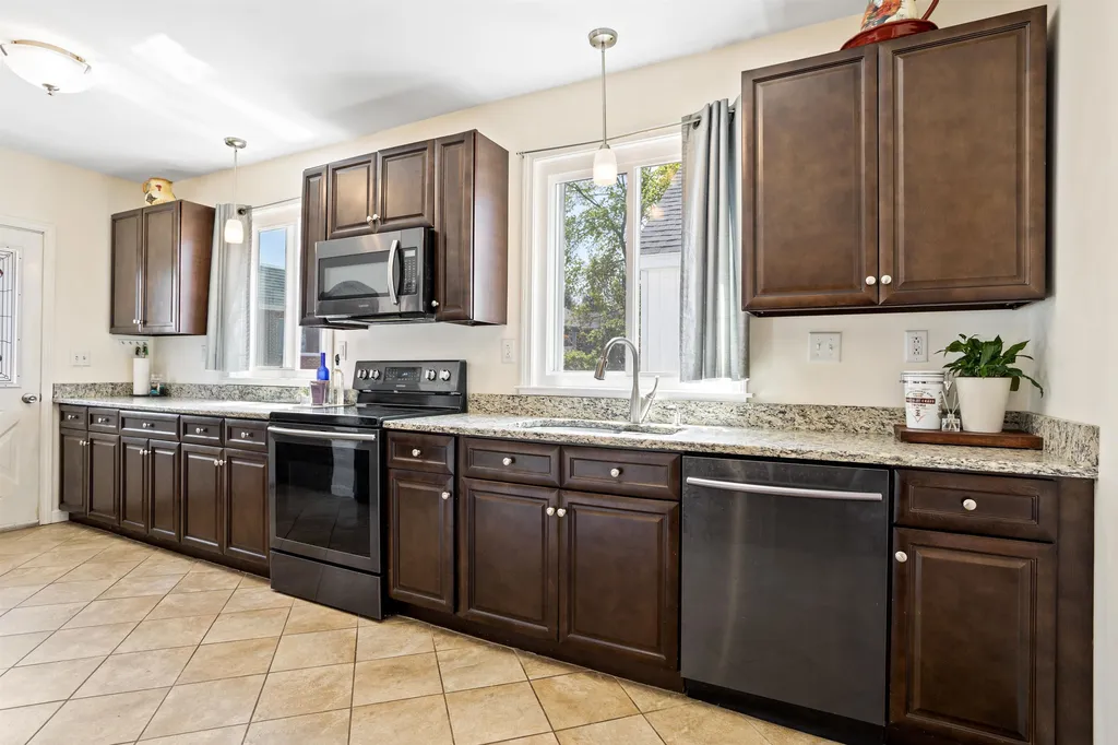 2 Stevens Street Nashua NH 03060