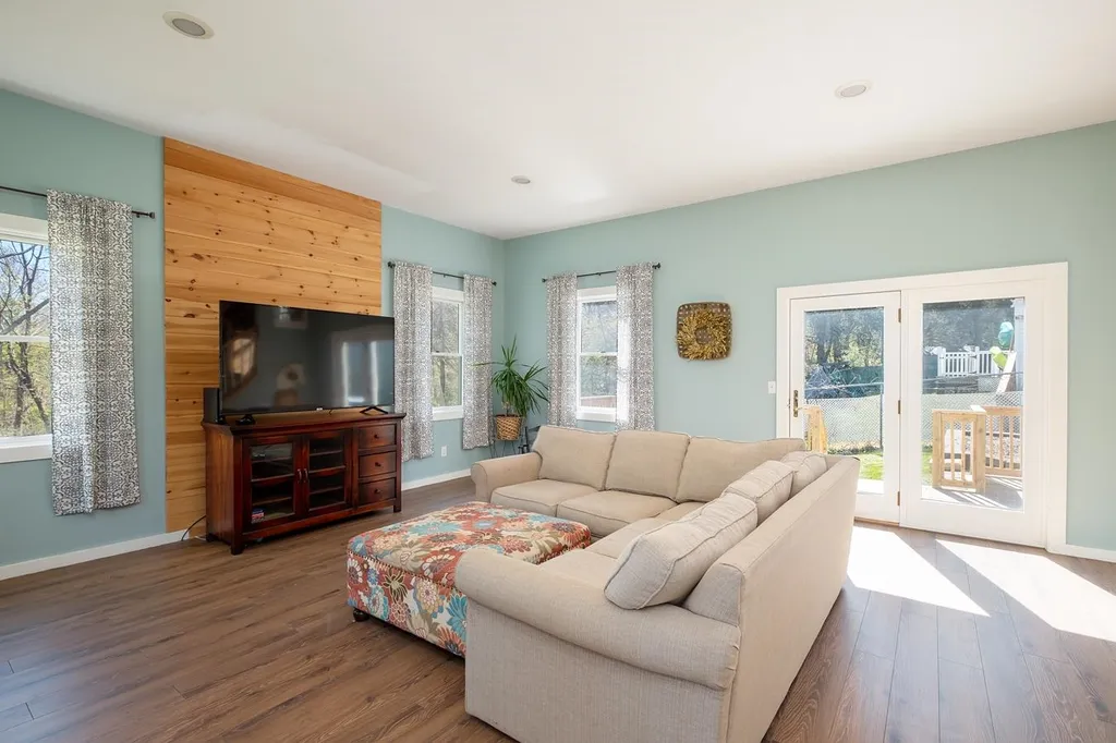 49 Applevale Drive Dover NH 03820