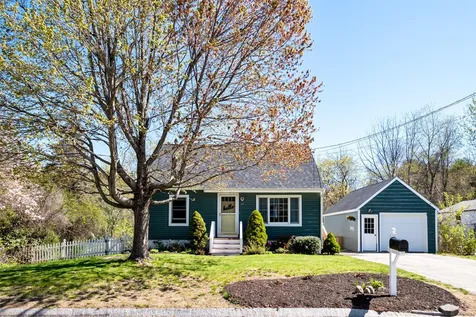49 Applevale Drive Dover NH 03820
