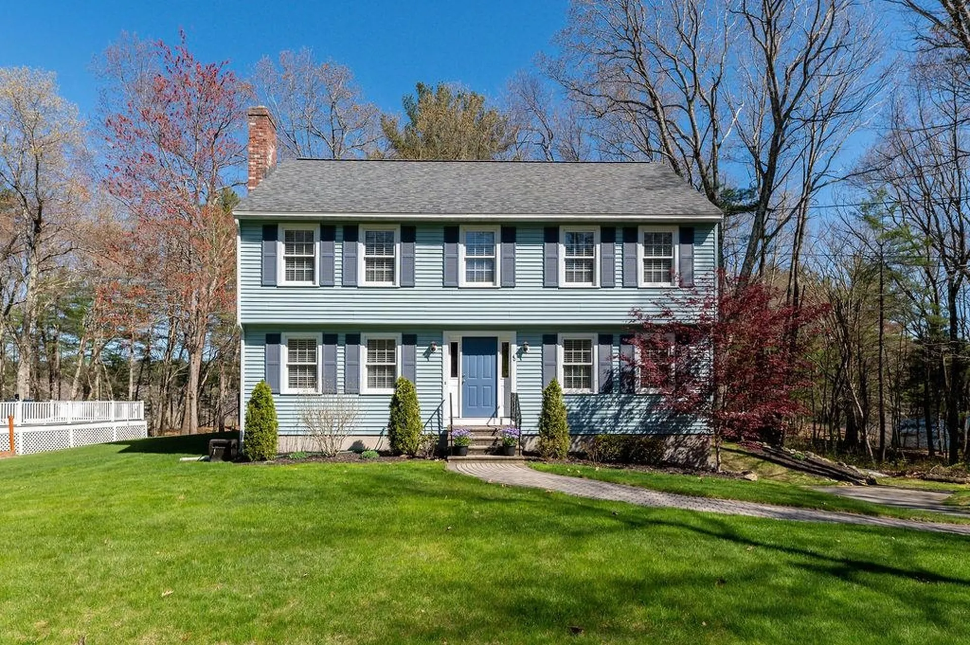 40 Pinewood Road Hudson NH 03051