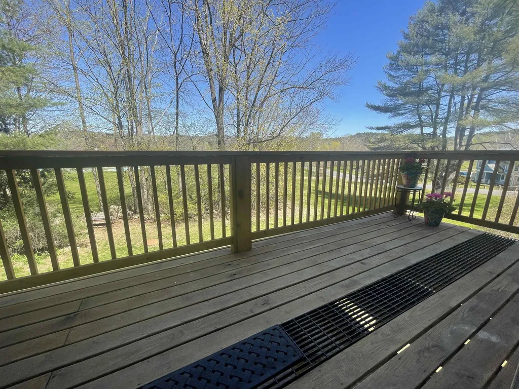 13 Rocky Hill Way Enfield NH 03748