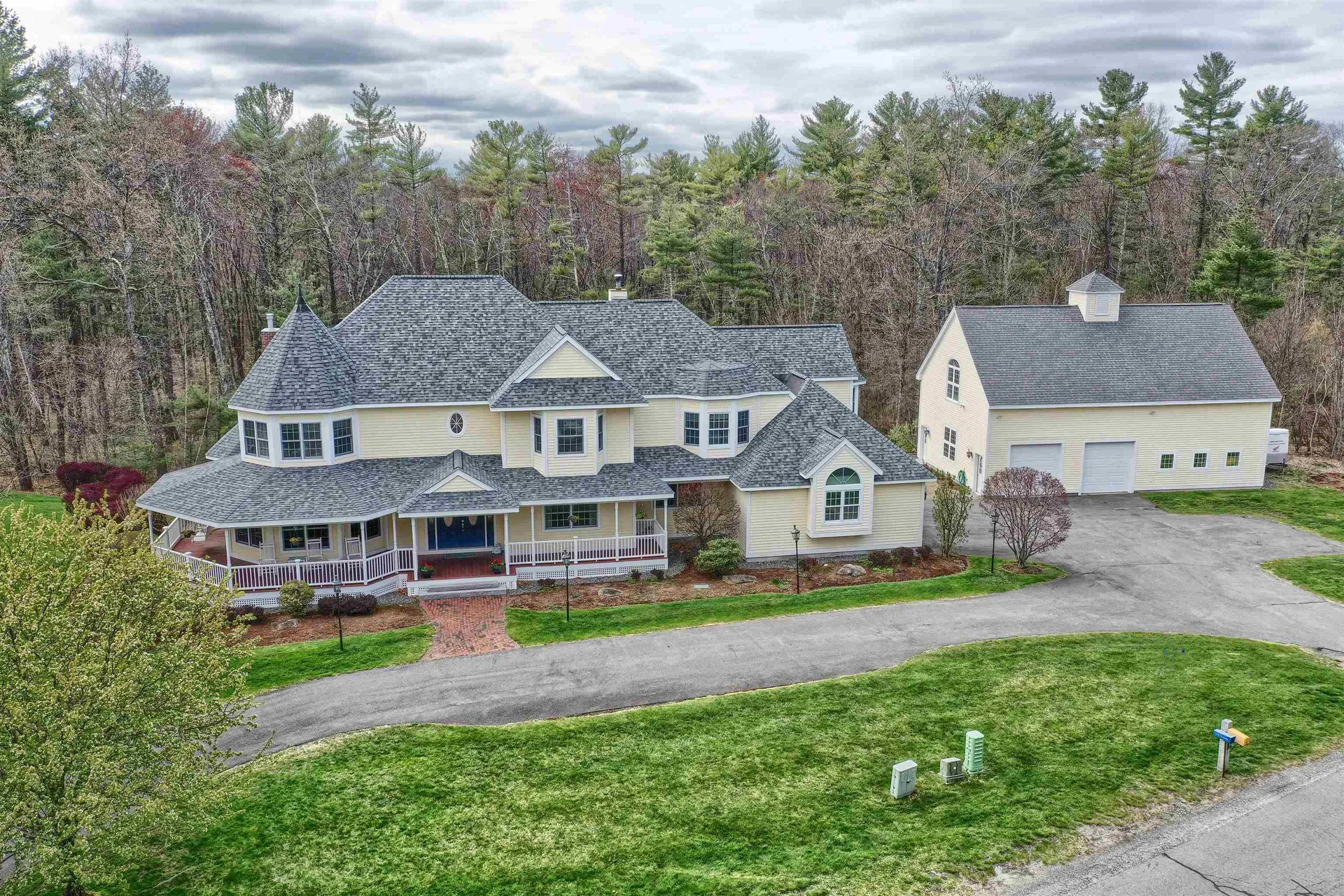 60 Windsor Boulevard Londonderry NH 03053