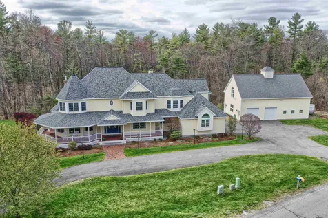 60 Windsor Boulevard Londonderry NH 03053