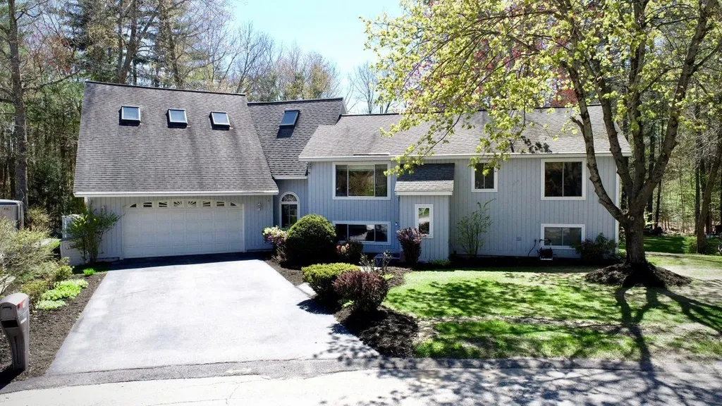 10 Bowman Court Merrimack NH 03054