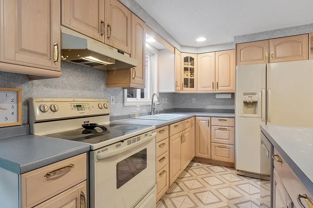 2 Sparrow Court Litchfield NH 03052
