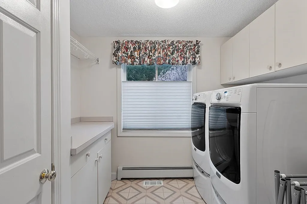 2 Sparrow Court Litchfield NH 03052