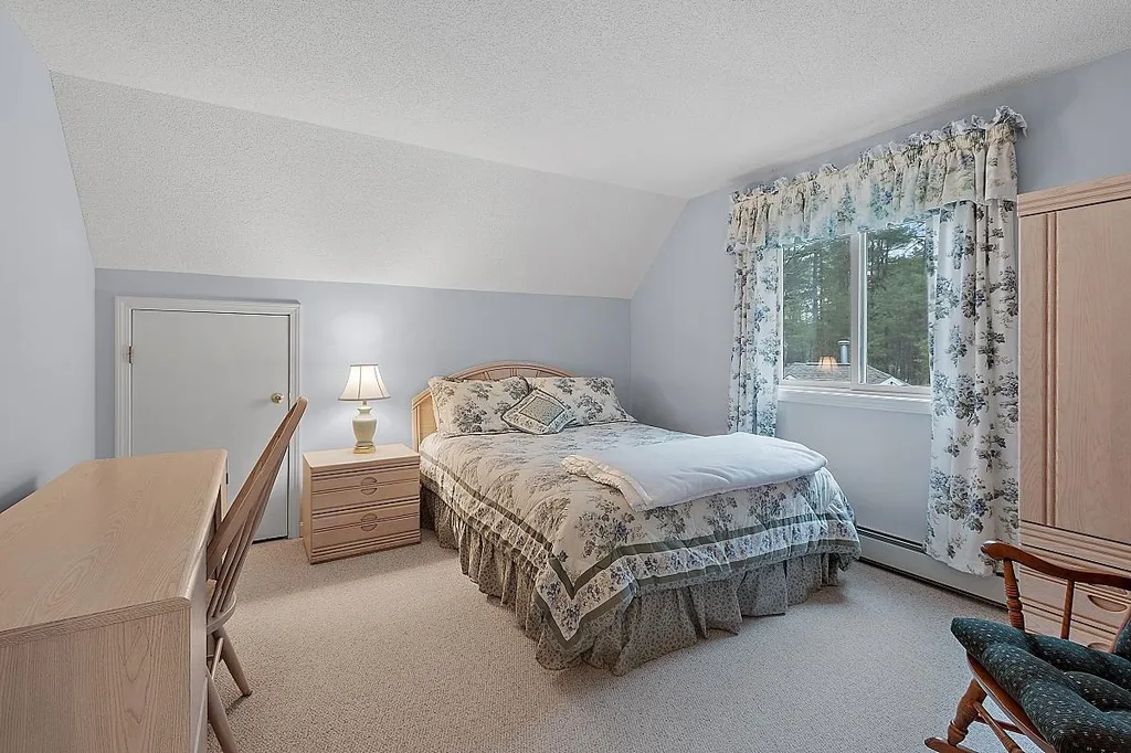 2 Sparrow Court Litchfield NH 03052
