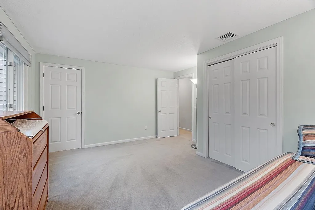 2 Sparrow Court Litchfield NH 03052