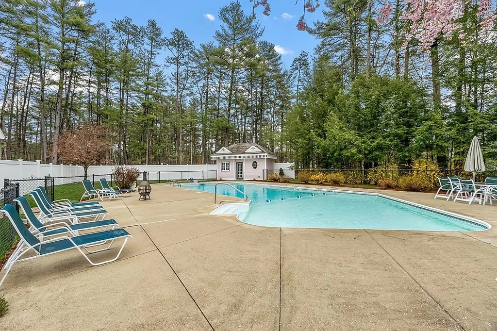 2 Sparrow Court Litchfield NH 03052