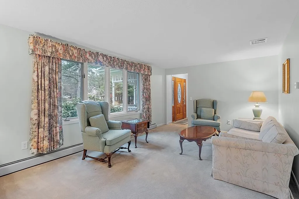 2 Sparrow Court Litchfield NH 03052