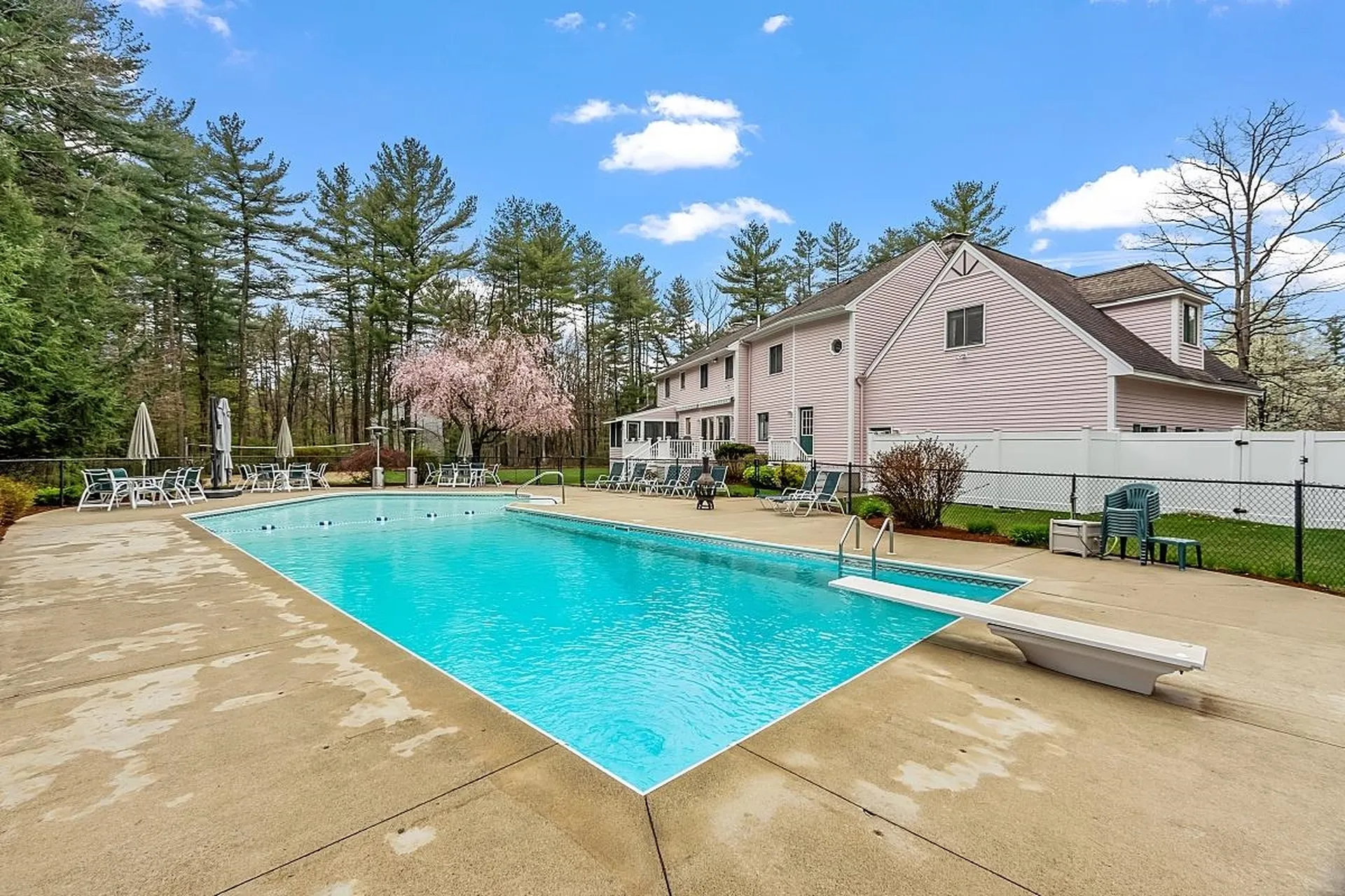 2 Sparrow Court Litchfield NH 03052