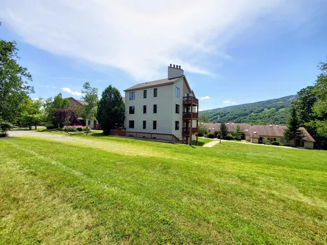 228 Mountain Village Dover VT 05356