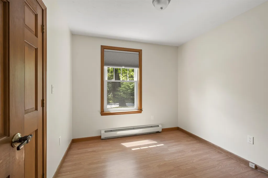 11 Penny Lane Laconia NH 03246