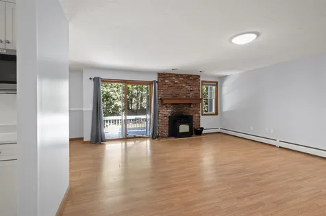 11 Penny Lane Laconia NH 03246
