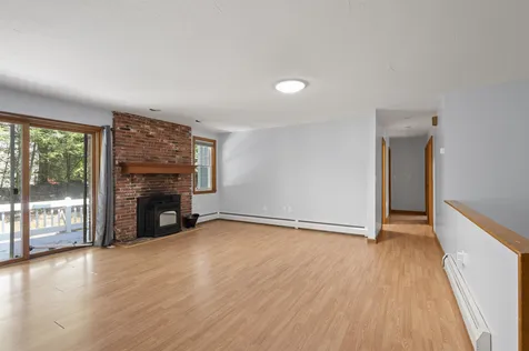 11 Penny Lane Laconia NH 03246
