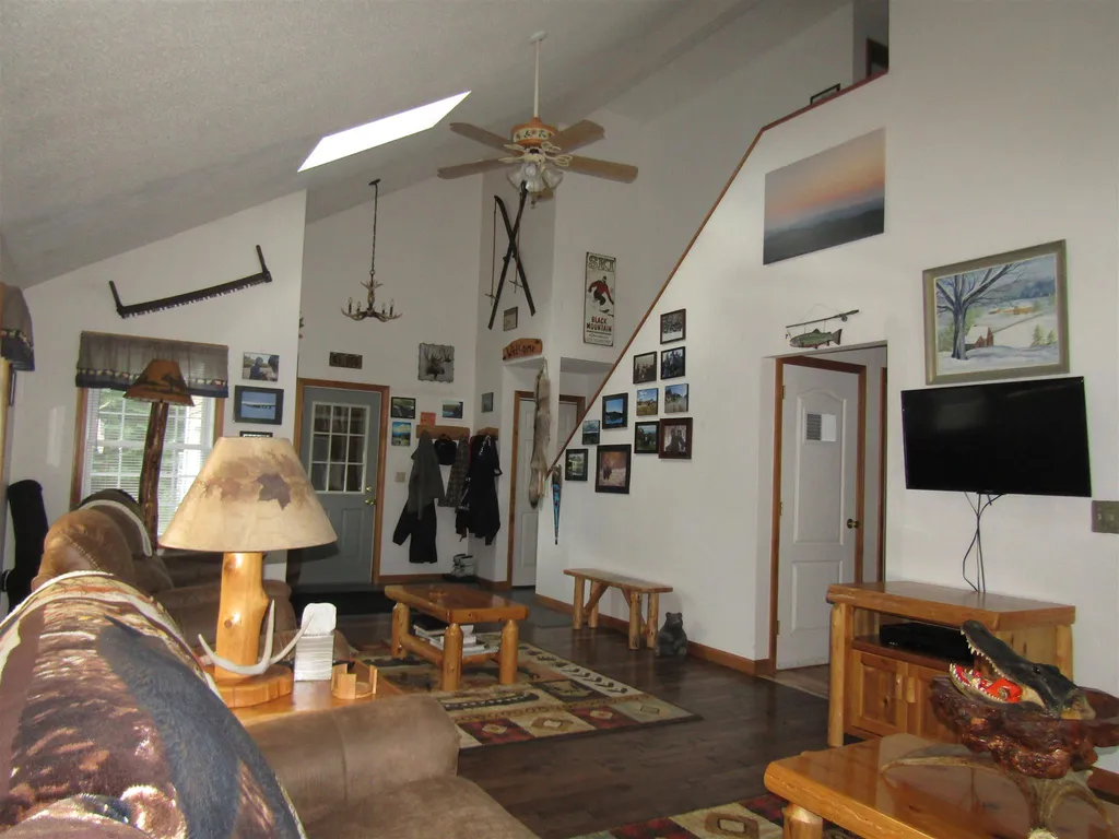 113 Pine Grove Errol NH 03579