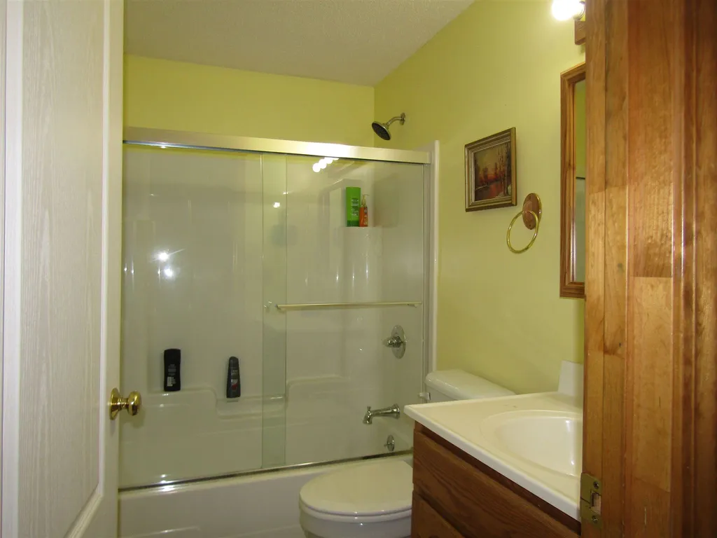 113 Pine Grove Errol NH 03579