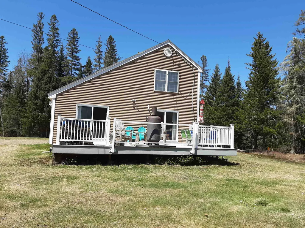 113 Pine Grove Errol NH 03579