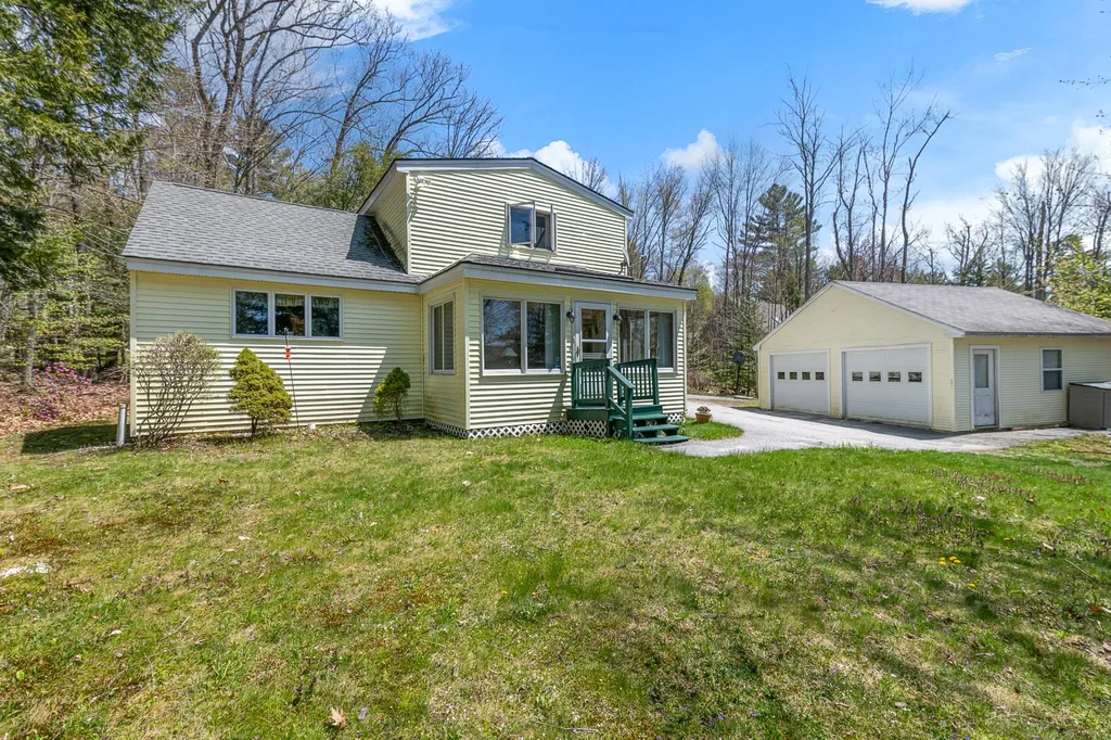 16 Pine Street Newbury NH 03255