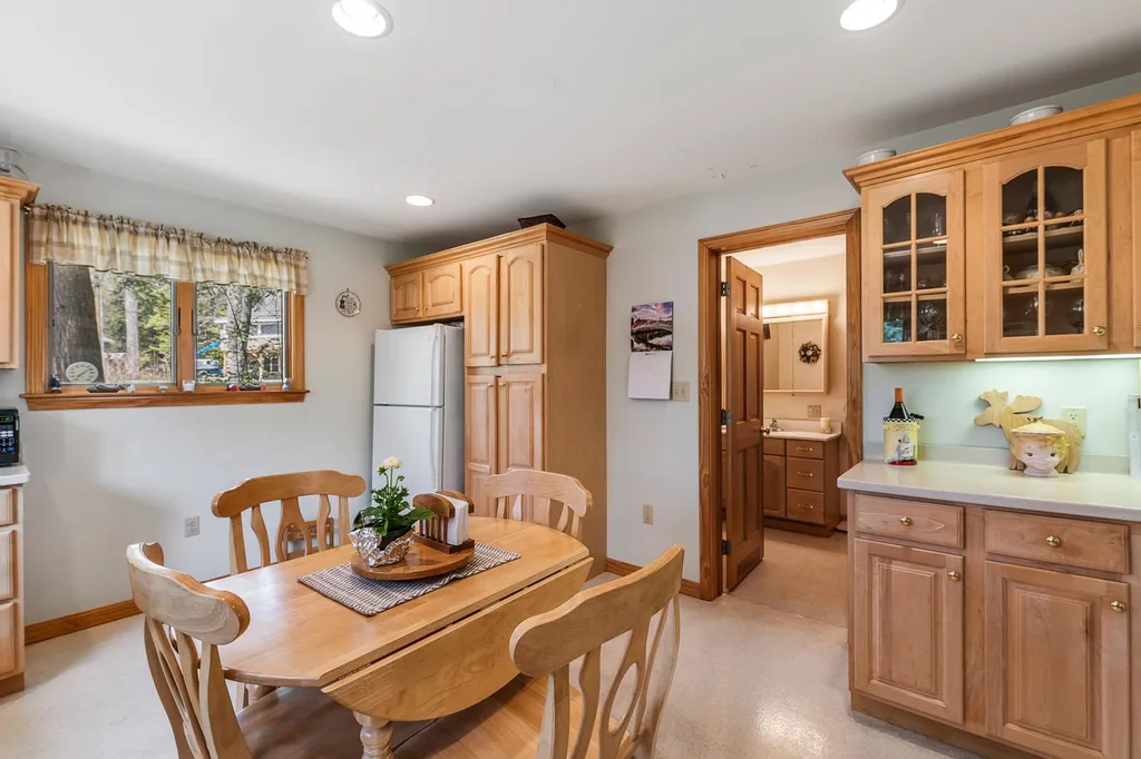 16 Pine Street Newbury NH 03255