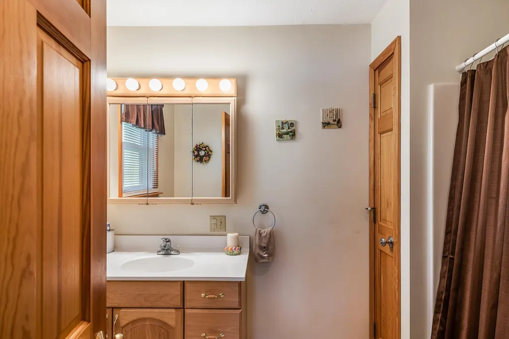 16 Pine Street Newbury NH 03255