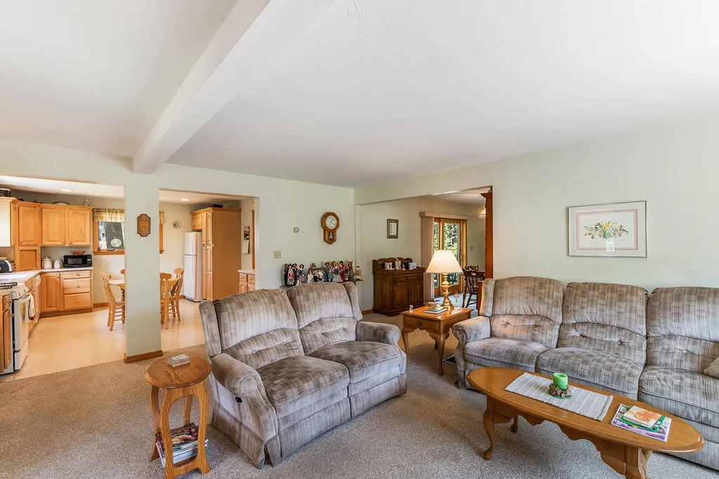 16 Pine Street Newbury NH 03255