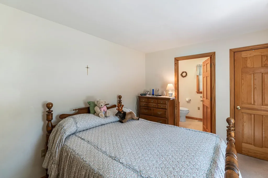 16 Pine Street Newbury NH 03255