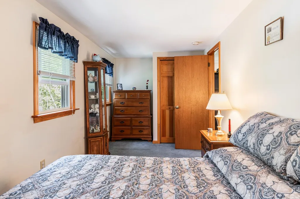 16 Pine Street Newbury NH 03255