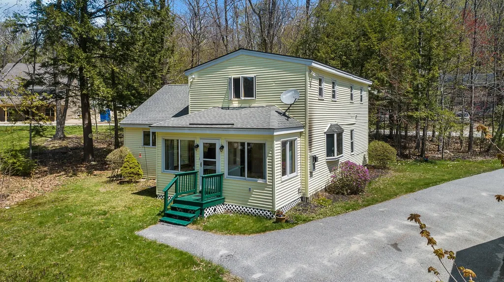 16 Pine Street Newbury NH 03255