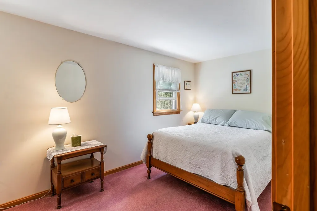16 Pine Street Newbury NH 03255