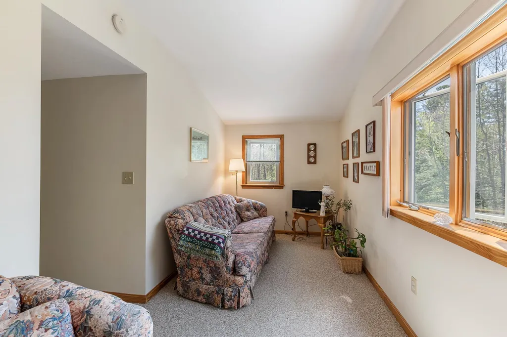16 Pine Street Newbury NH 03255
