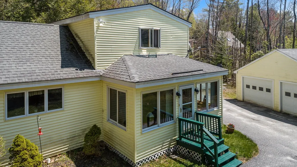 16 Pine Street Newbury NH 03255