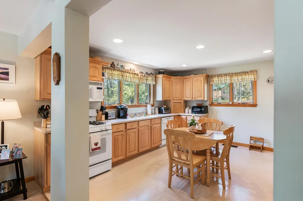 16 Pine Street Newbury NH 03255