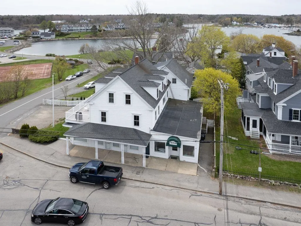 457 York Street York ME 03909